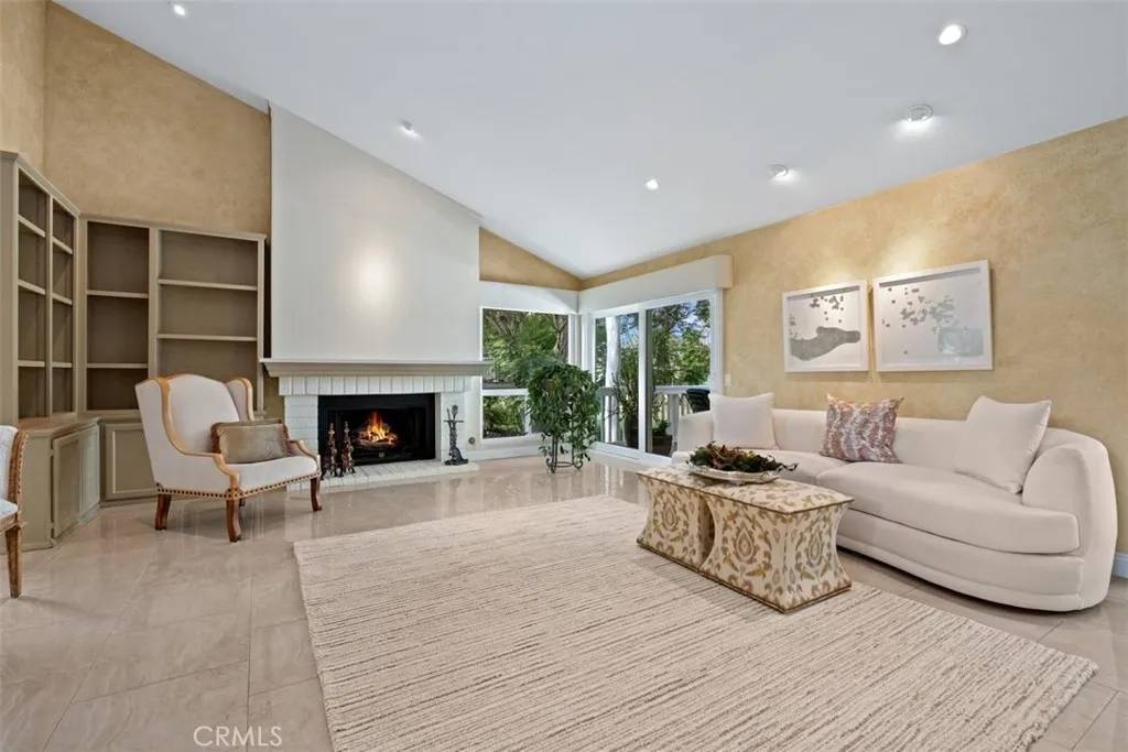 Irvine, CA 92612,25 Misty Meadows #18