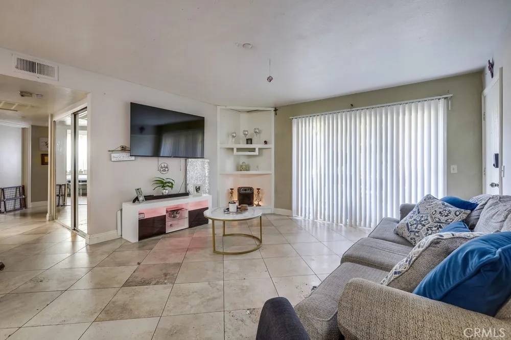 Lake Forest, CA 92630,23276 Orange Avenue #7