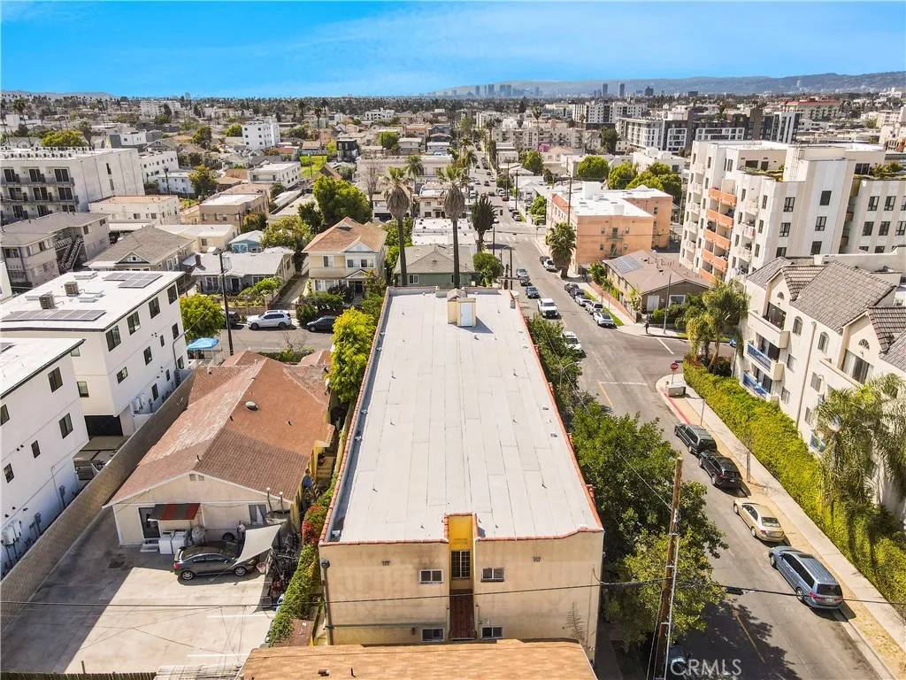 Los Angeles, CA 90006,1102 S Mariposa Avenue