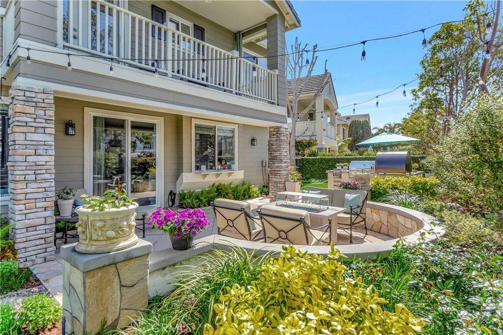 Huntington Beach, CA 92648,6288 Sunnyside Circle