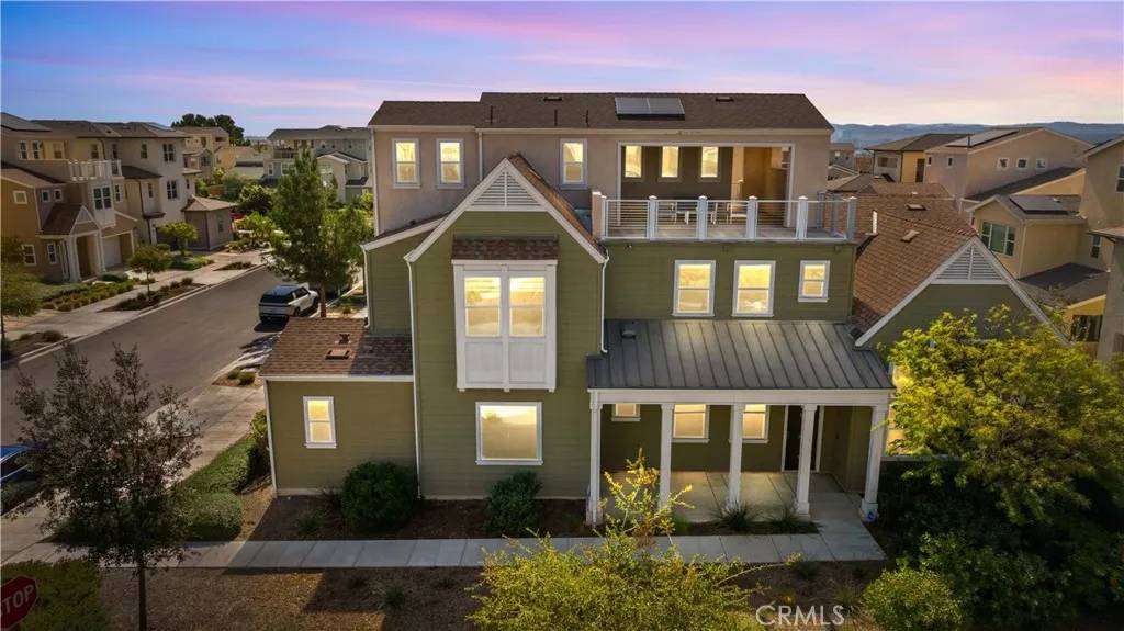 Irvine, CA 92618,121 Pastel