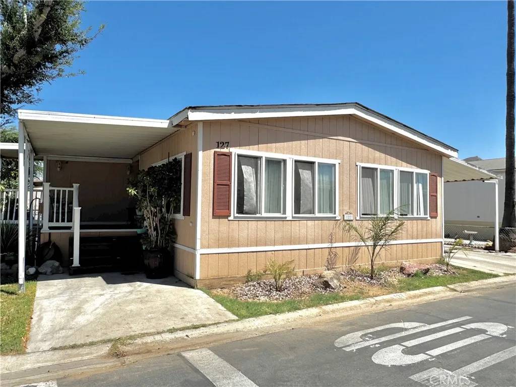 Corona, CA 92879,777 S Temescal #127