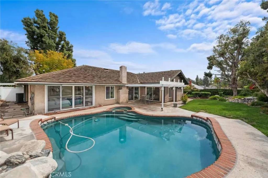 Yorba Linda, CA 92886,4951 Oak Tree Court