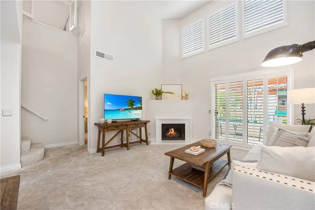 Newport Beach, CA 92660,82 Villa Point Drive