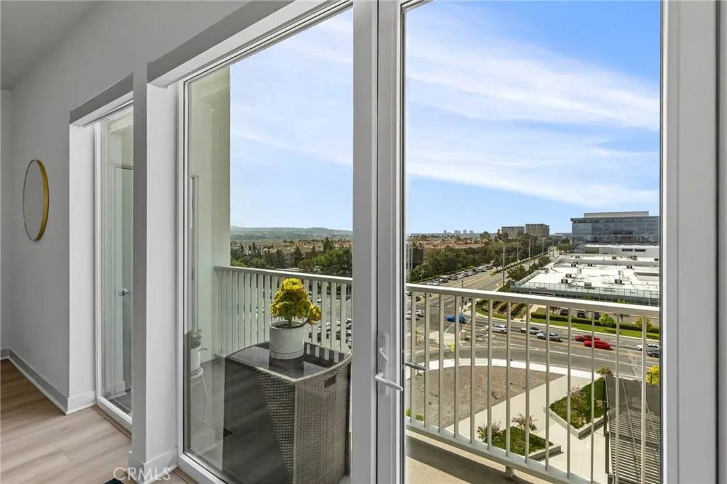 Irvine, CA 92612,3713 Rivington