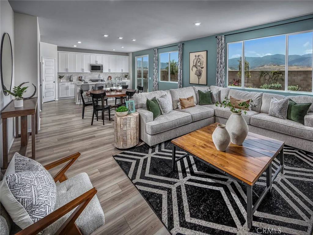 Redlands, CA 92374,2091 Bergamot Street