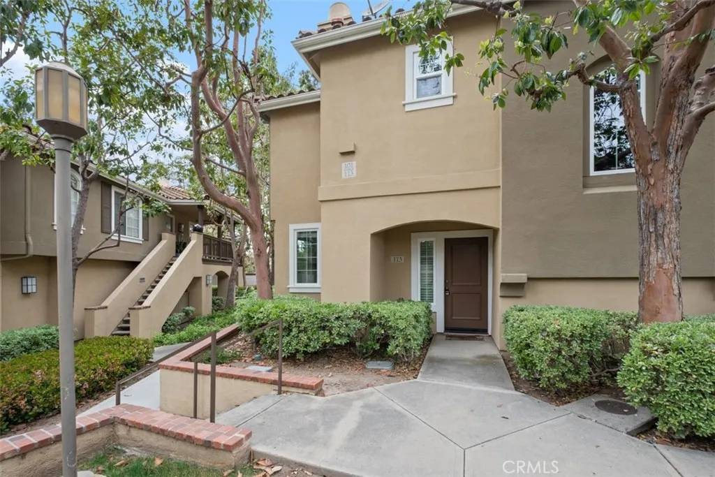 Tustin, CA 92782,113 Gallery Way