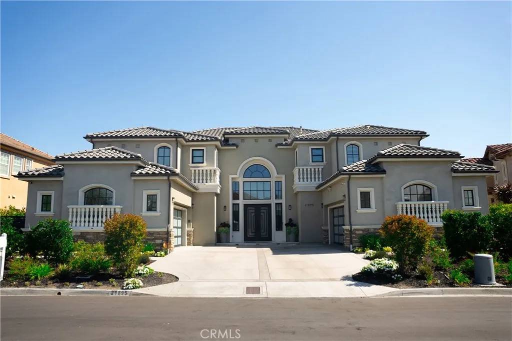 Yorba Linda, CA 92887,21895 Heatheridge Drive