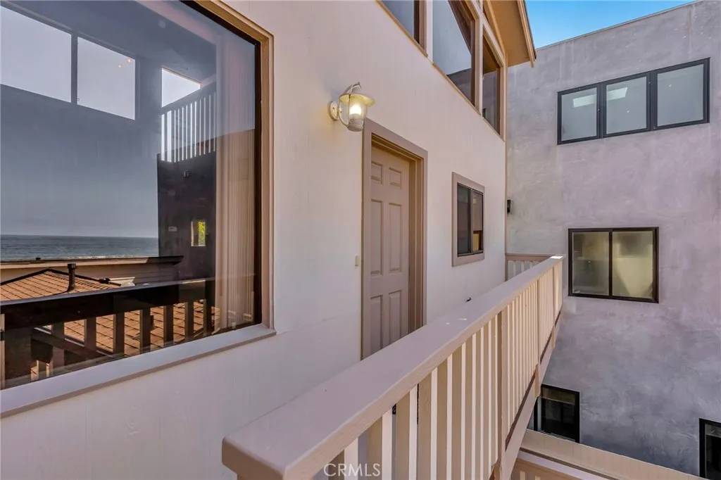 Sunset Beach, CA 90742,16887 S Pacific Avenue
