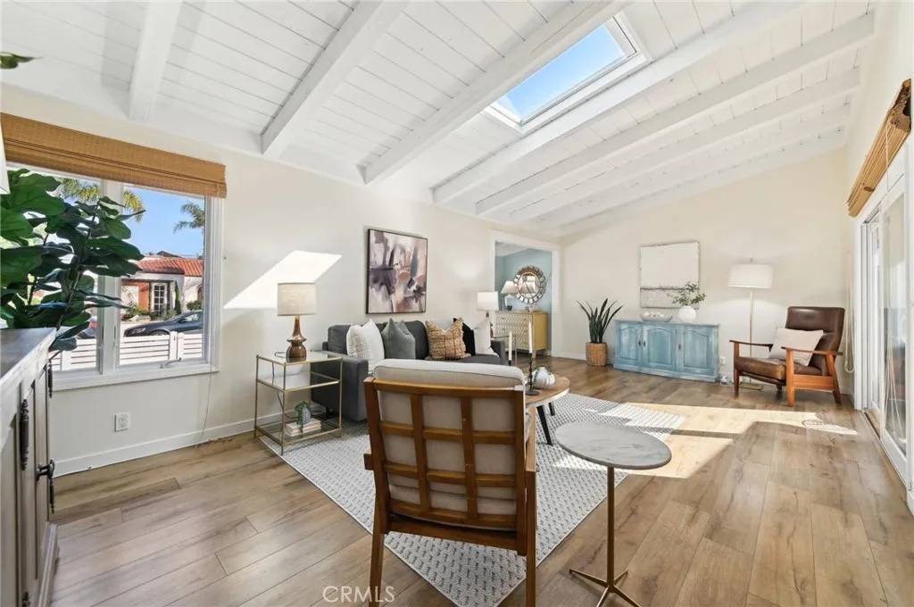 Long Beach, CA 90803,67 Corona Avenue