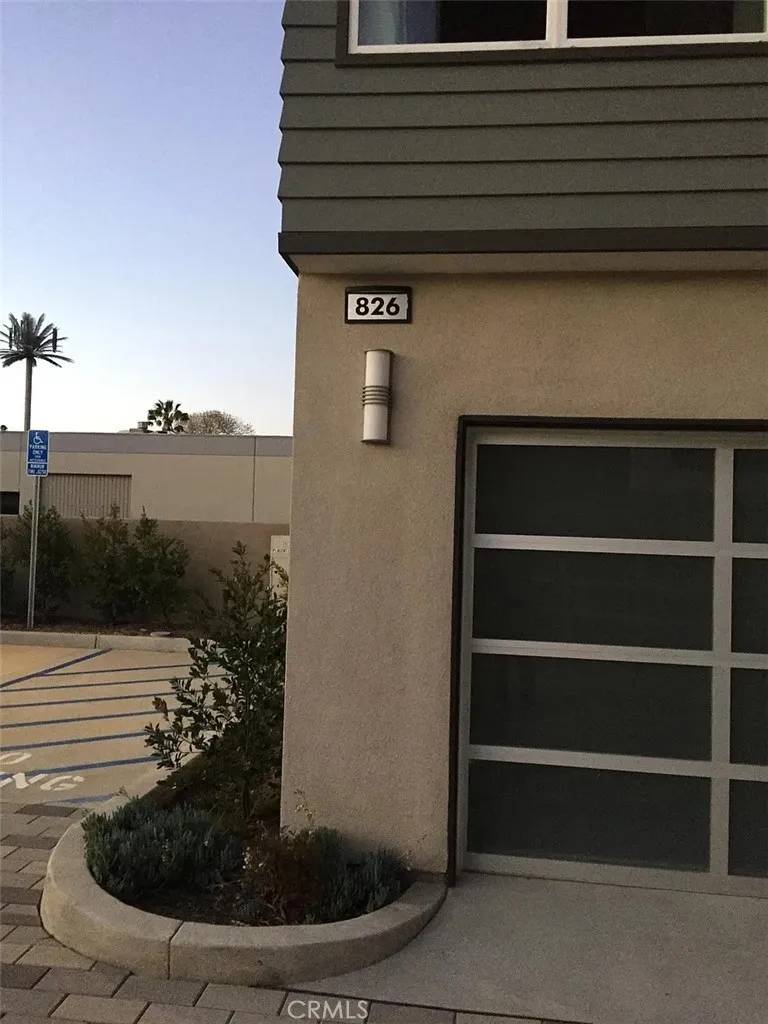 Costa Mesa, CA 92627,826 Brickyard Lane