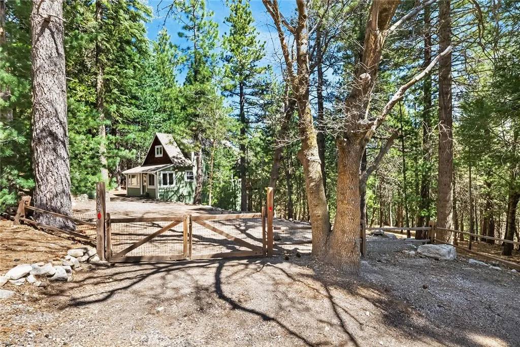 Rimforest, CA 92378,1163 Scenic Way