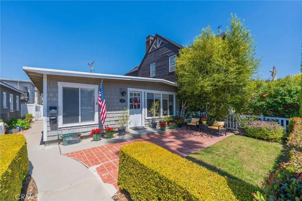 Corona Del Mar, CA 92625,711 Goldenrod Avenue