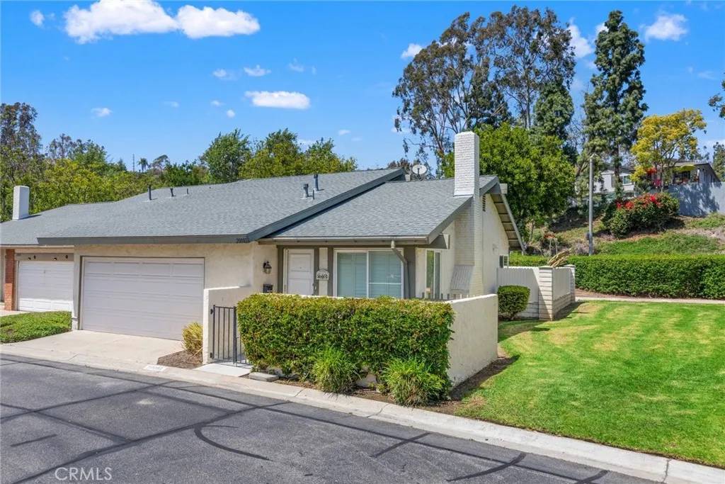 Yorba Linda, CA 92886,20081 Winfield Court #2