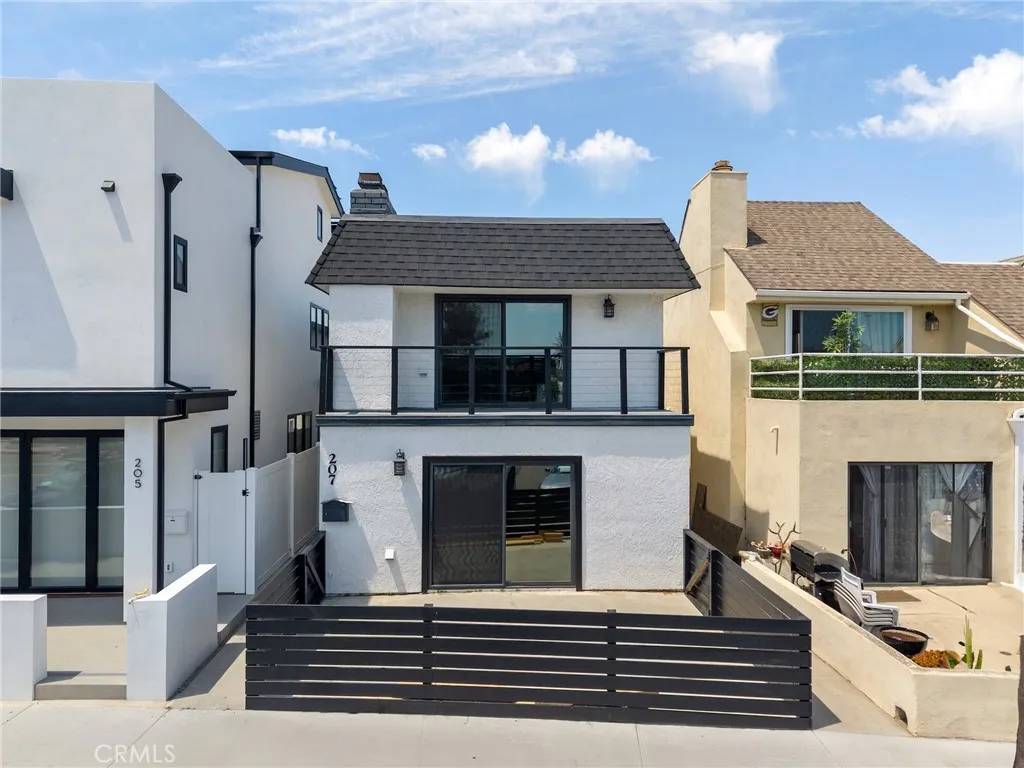 Newport Beach, CA 92663,207 28th Street