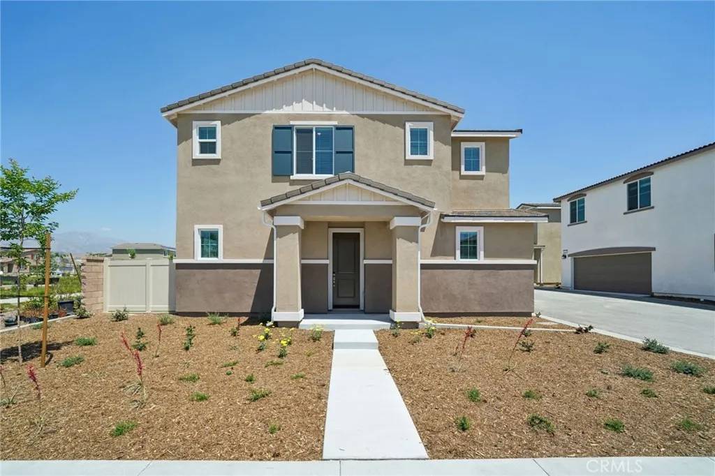 Redlands, CA 92374,2132 Bergamot Street