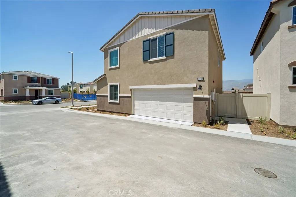 Redlands, CA 92374,2132 Bergamot Street