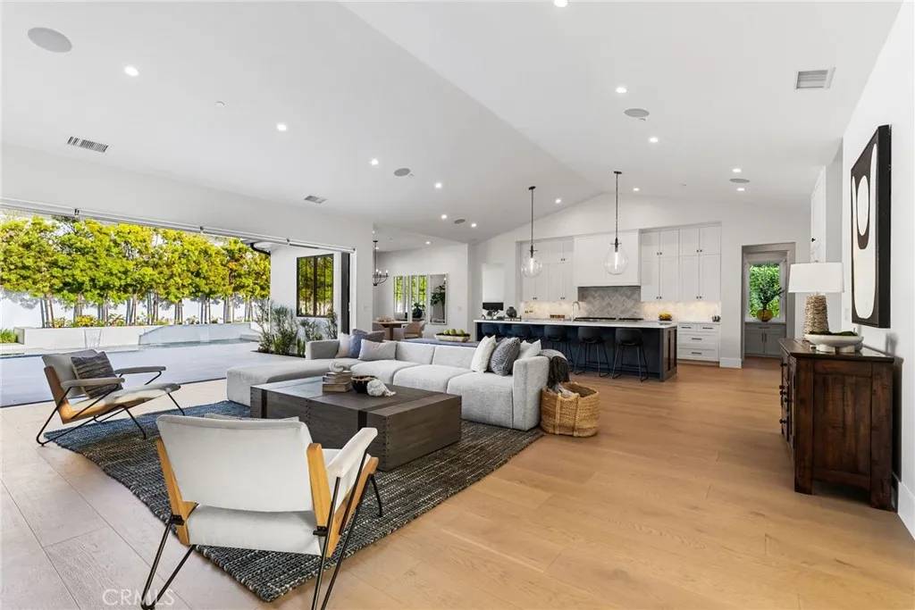 Newport Beach, CA 92660,1530 Anita Lane