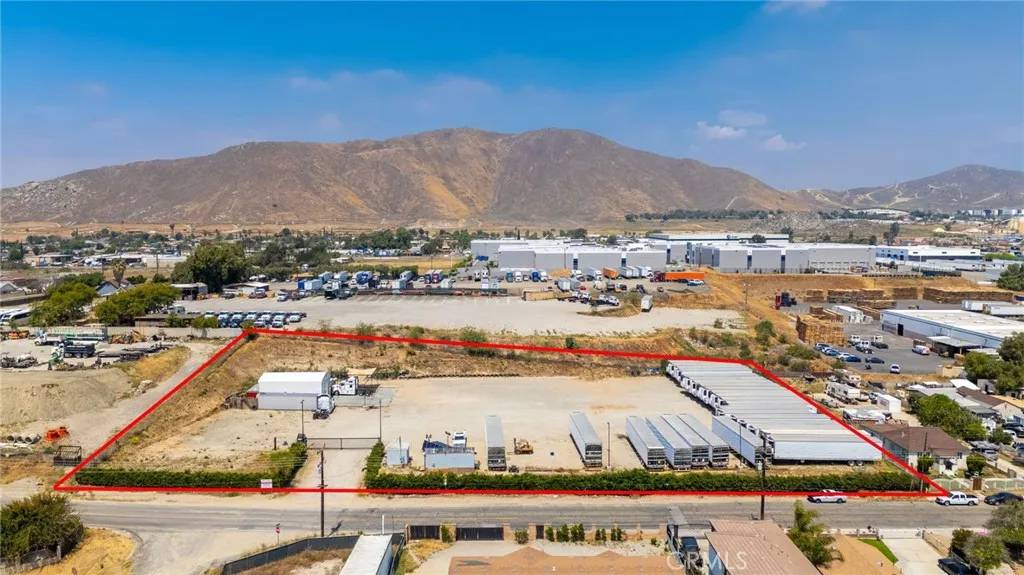 Jurupa Valley, CA 92509,2725 Hall