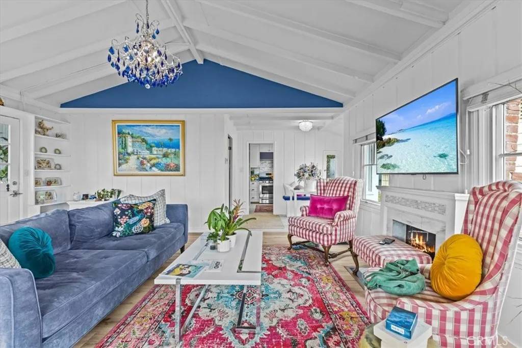 Laguna Beach, CA 92651,2750 Solana Way