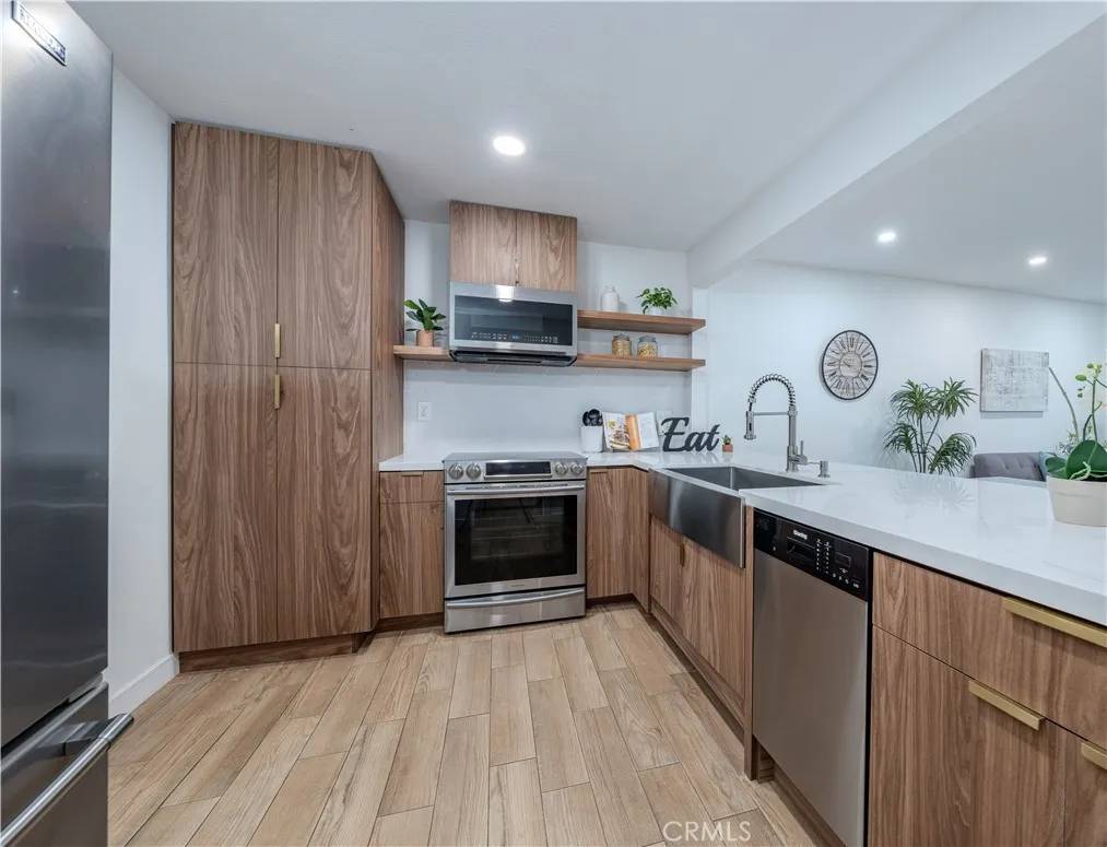 Orange, CA 92865,1800 E Heim Avenue #70