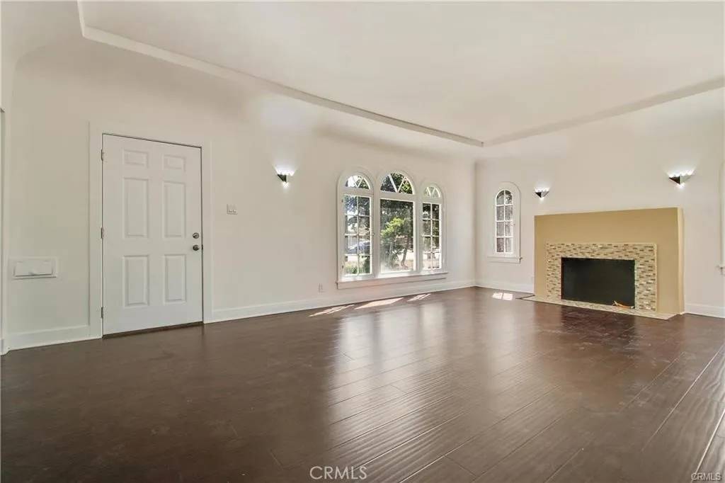 Compton, CA 90220,443 W Tichenor Street