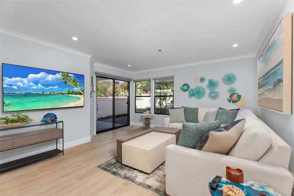 Newport Beach, CA 92663,260 Cagney Lane #118