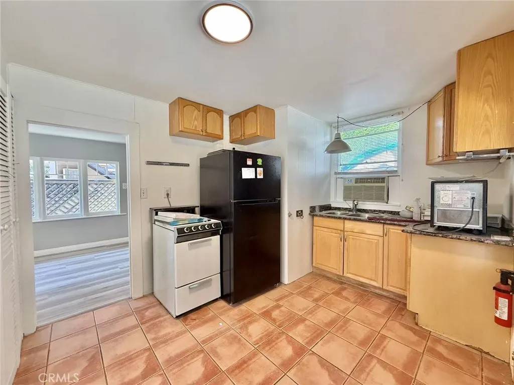 Pasadena, CA 91107,41 S Berkeley Avenue #1/2