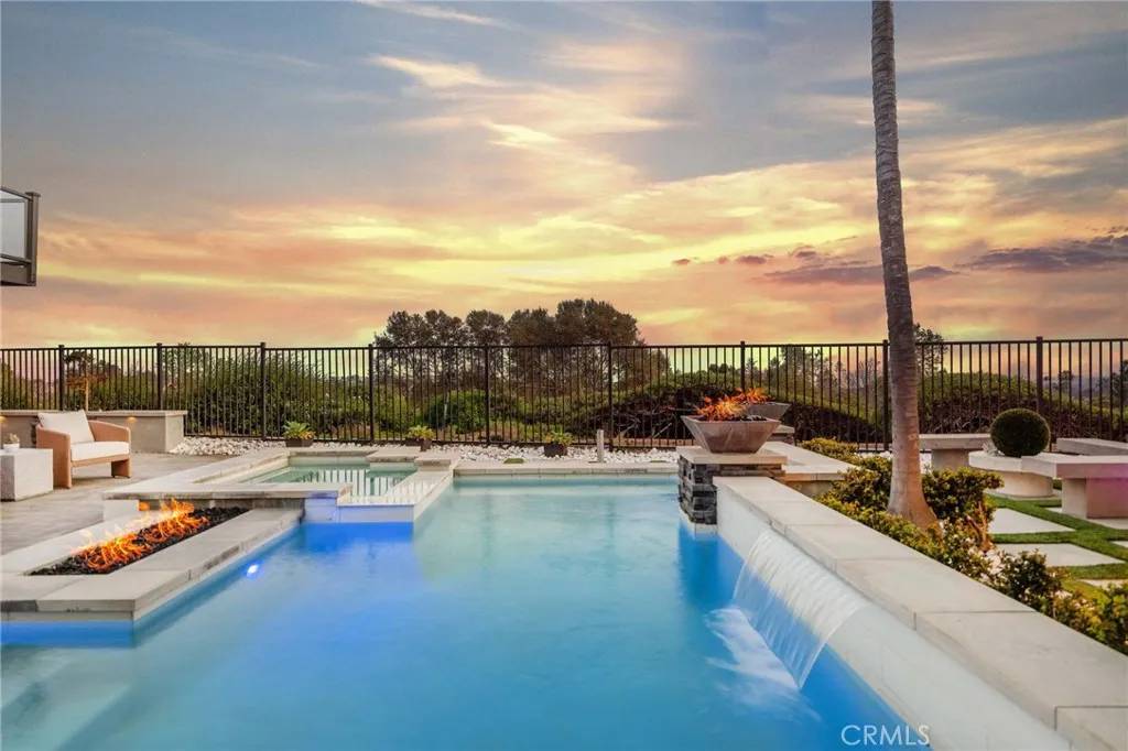 Laguna Niguel, CA 92677,2 Hyannis