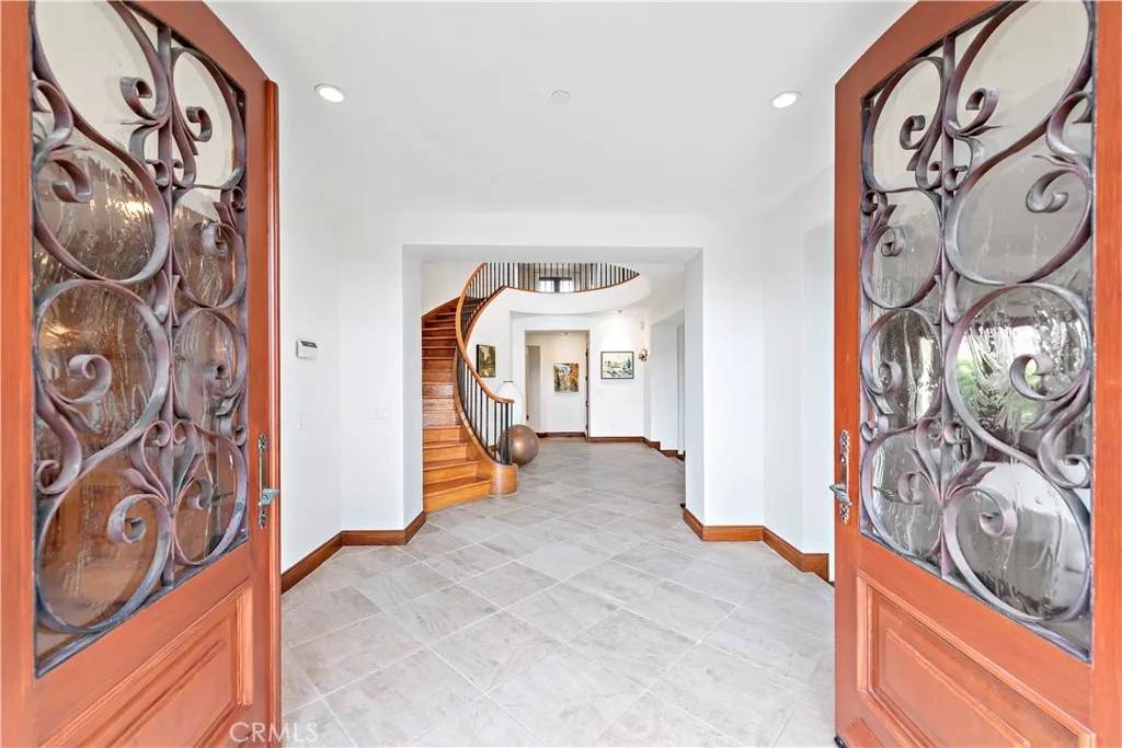 Corona Del Mar, CA 92625,206 Driftwood Road
