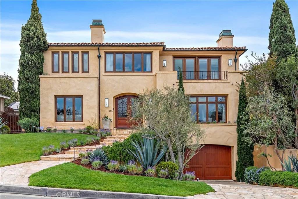 Corona Del Mar, CA 92625,206 Driftwood Road