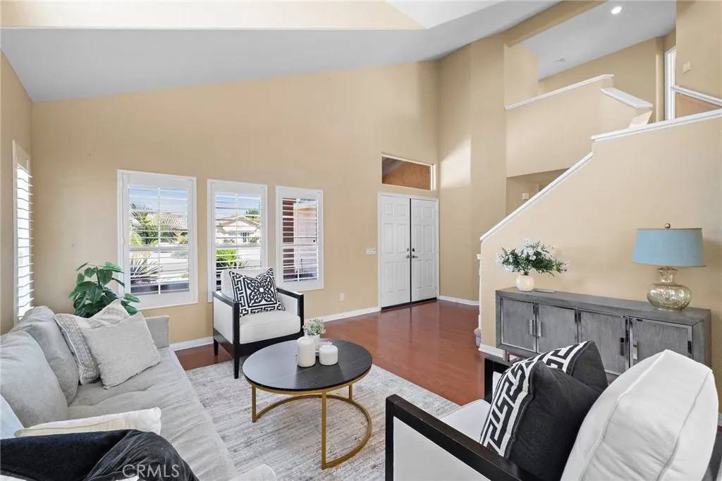 Oceanside, CA 92057,6 Avenida Descanso