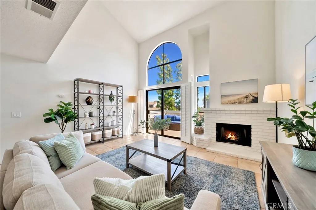 Huntington Beach, CA 92649,5145 Tortuga Drive #209