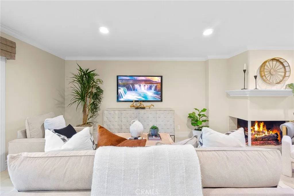 Newport Beach, CA 92660,2607 Vista Ornada