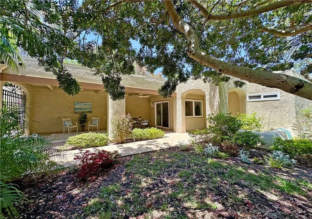 Laguna Woods, CA 92637,3525 Bahia Blanca West #B