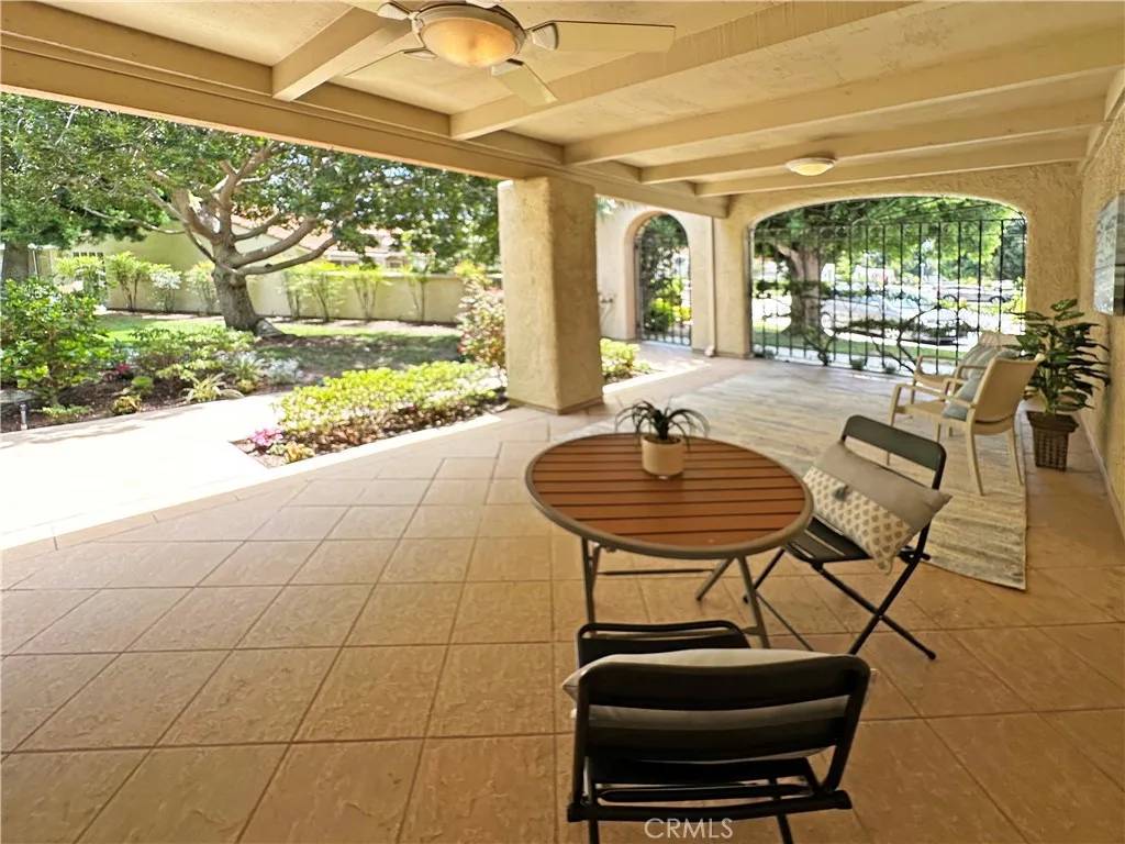 Laguna Woods, CA 92637,3525 Bahia Blanca West #B