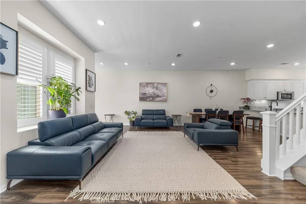 Irvine, CA 92618,135 Neptune