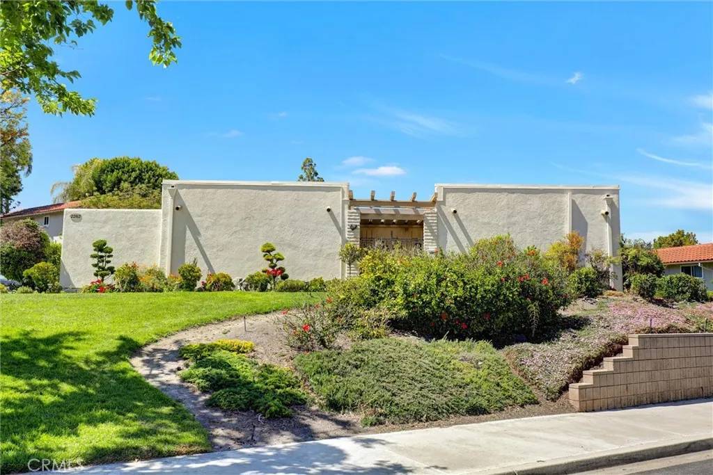 Laguna Woods, CA 92637,2262 Via Puerta #A