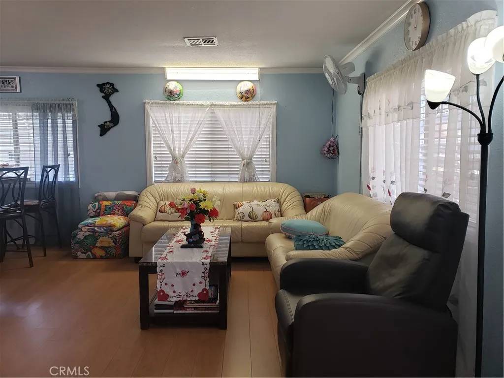 Santa Ana, CA 92703,3929 W 5th #16
