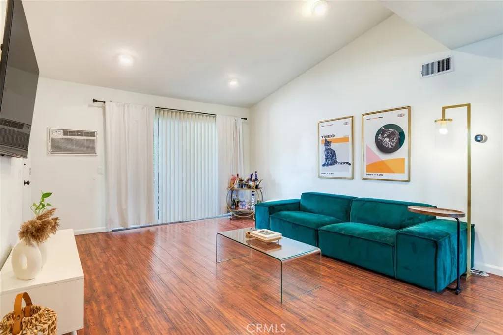 Lake Forest, CA 92630,23292 Orange Avenue #6