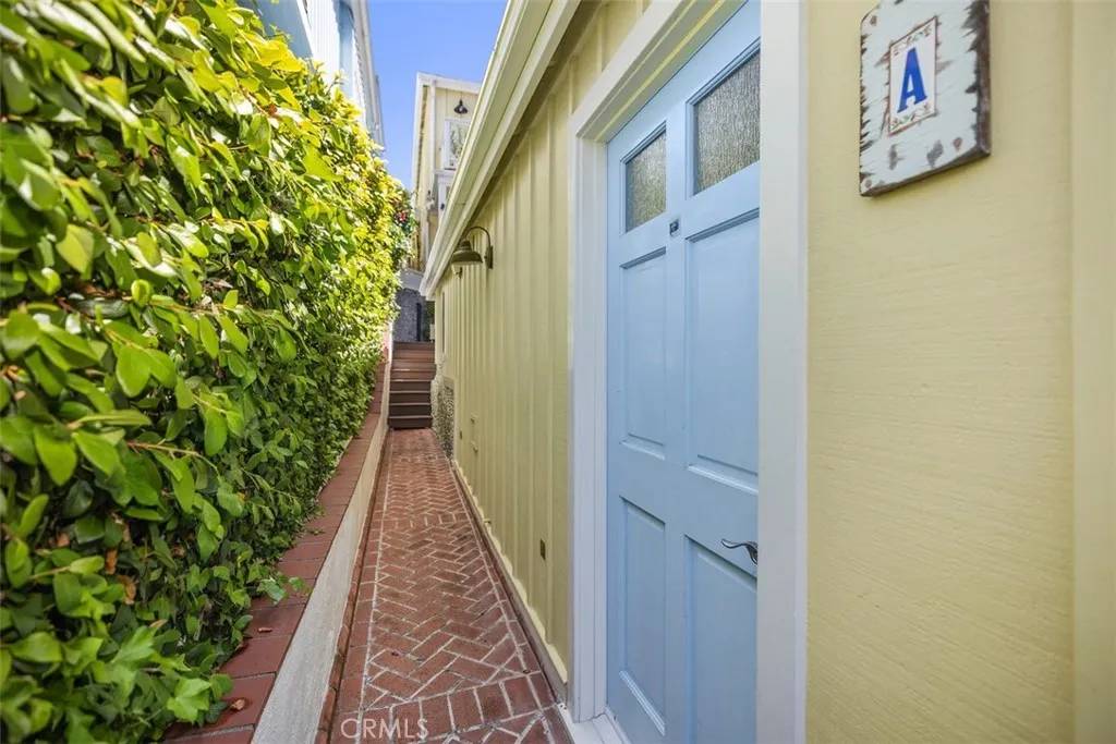 Laguna Beach, CA 92651,385 Mermaid
