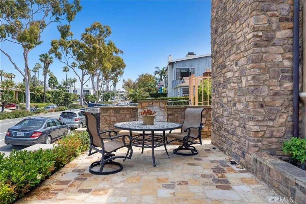 Corona Del Mar, CA 92625,504 Avocado Avenue