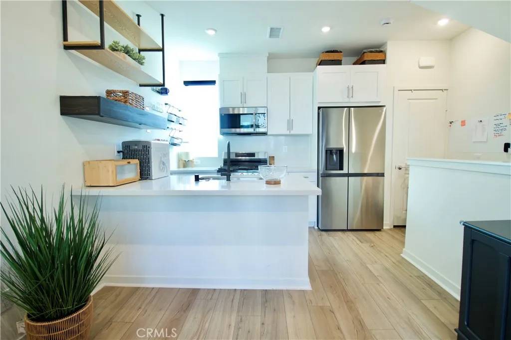 Placentia, CA 92870,1567 Lima Way #4