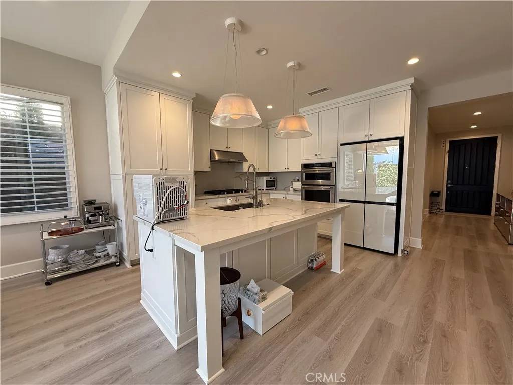Irvine, CA 92602,107 Donati