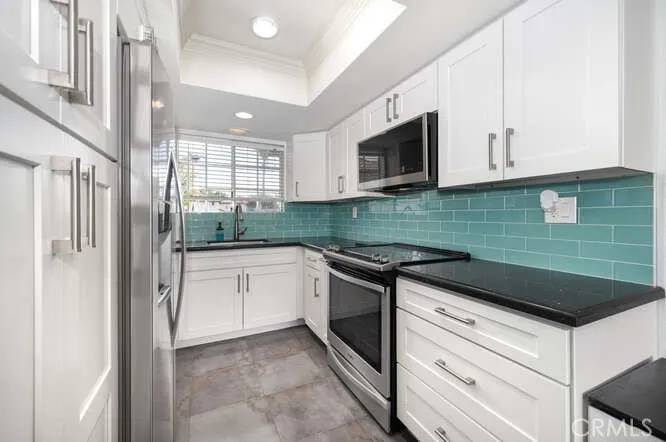Mission Viejo, CA 92691,23391 La Crescenta #270C
