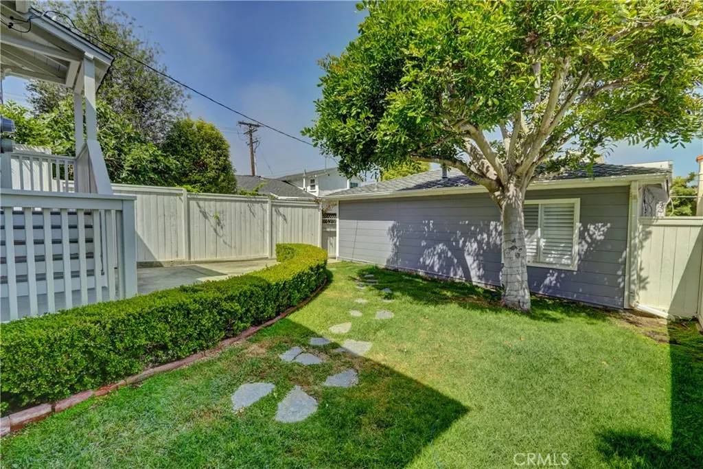 Corona Del Mar, CA 92625,425 Dahlia Avenue
