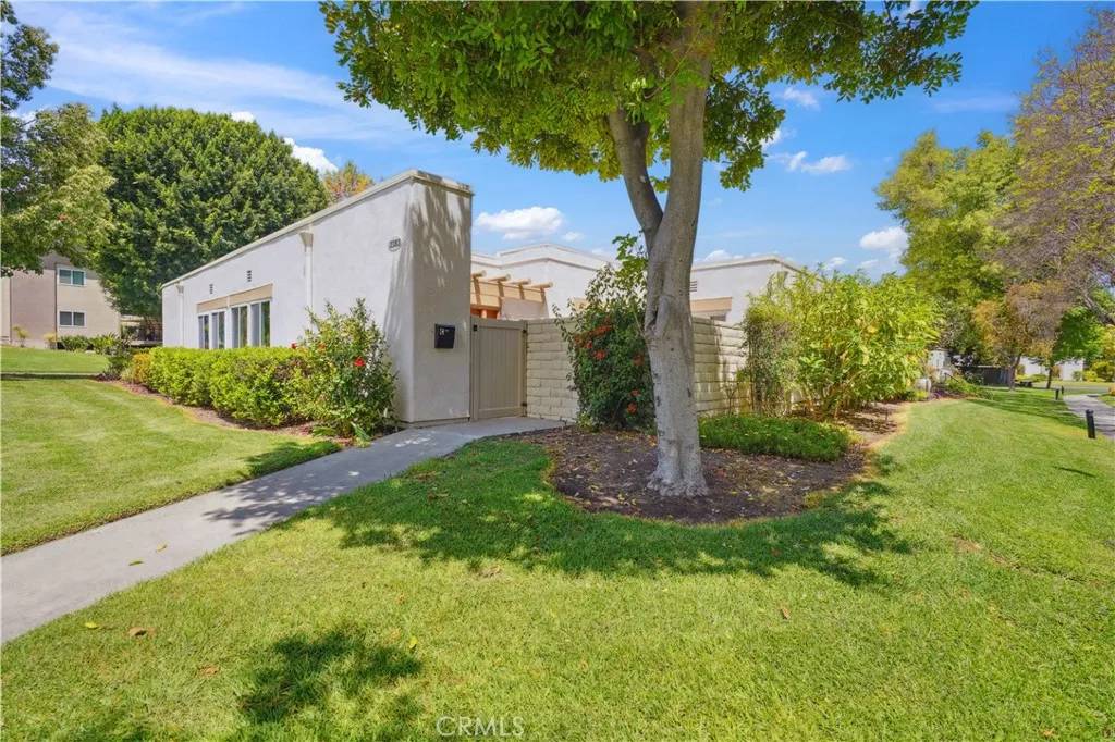 Laguna Woods, CA 92637,2383 Via Mariposa West #C
