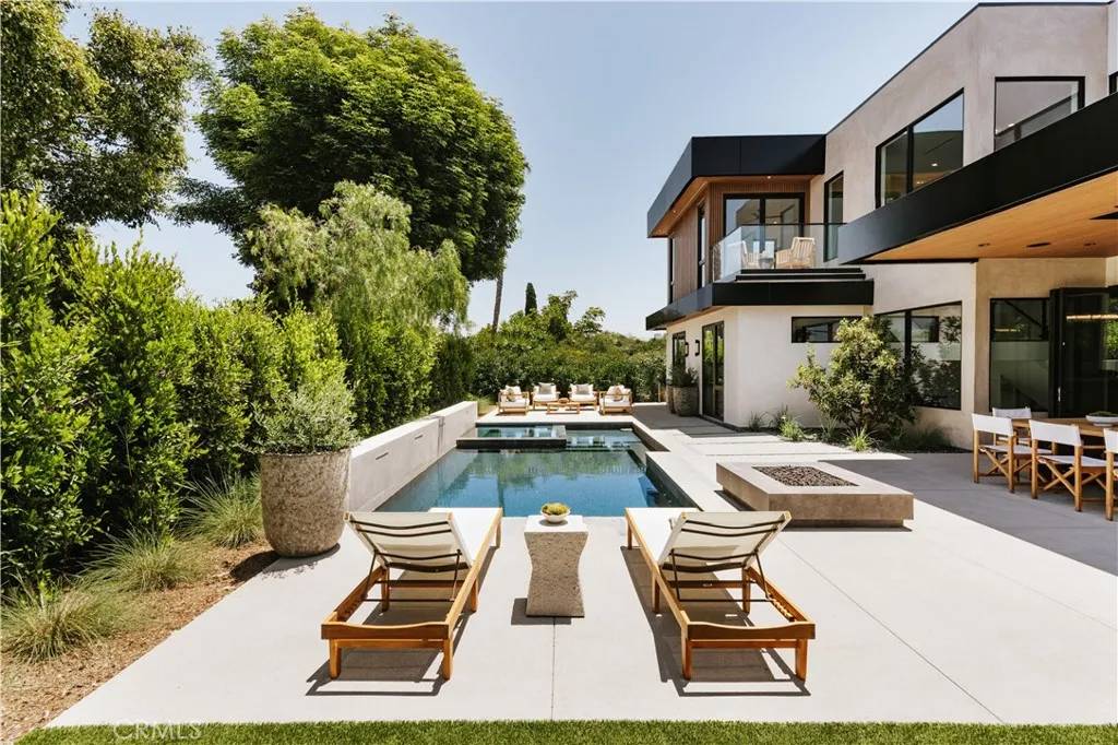 Newport Beach, CA 92660,2321 Mesa Drive