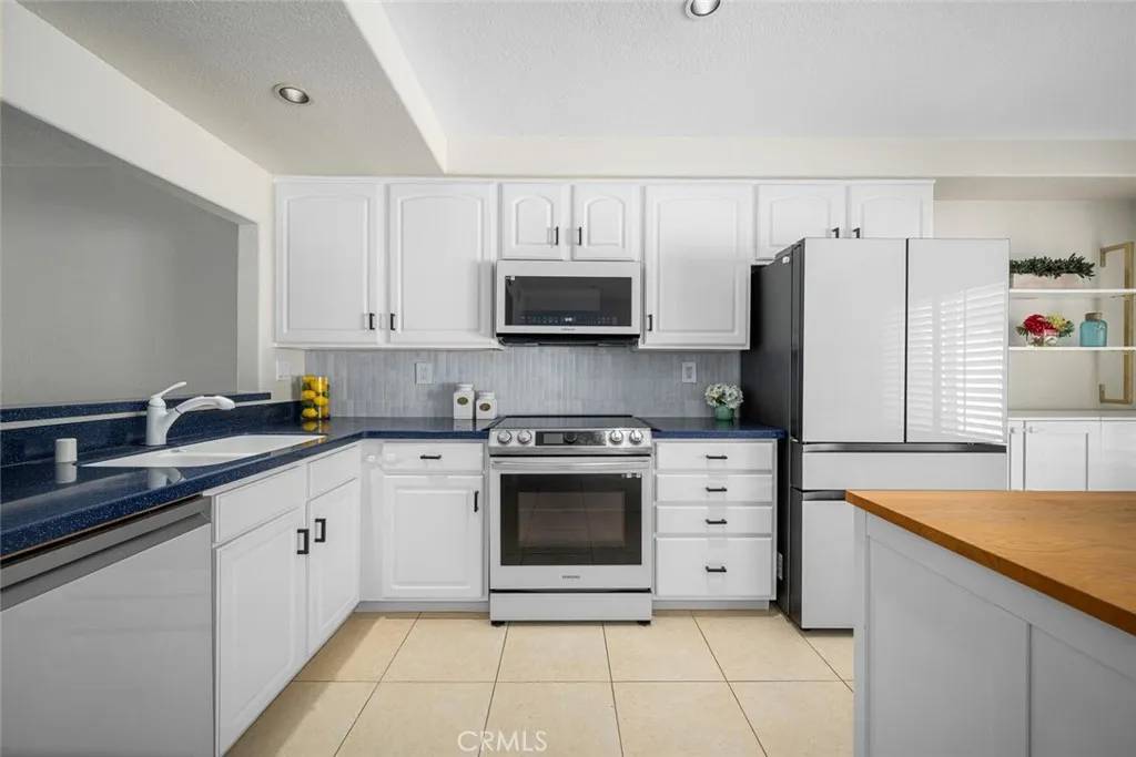 Lake Forest, CA 92630,25885 Trabuco Rd #14