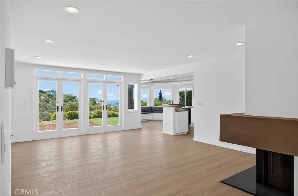 Corona Del Mar, CA 92625,978 Sandcastle Drive